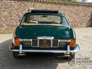 Image 29/50 of Jaguar XJ 6 L 4.2 (1975)