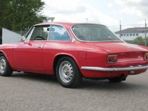 Immagine 3/7 di Alfa Romeo Giulia 1600 GT Junior (1976)