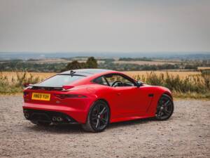 Image 3/8 de Jaguar F-Type SVR (2019)