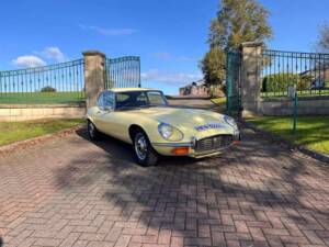 Image 10/43 of Jaguar E-Type V12 (1972)