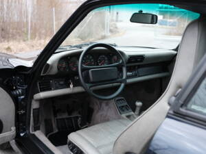 Image 32/97 of Porsche 911 Carrera 4 (1991)