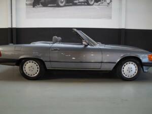 Bild 3/50 von Mercedes-Benz 560 SL (1989)