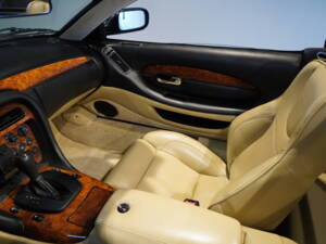 Bild 9/22 von Aston Martin DB 7 Vantage Volante (2002)