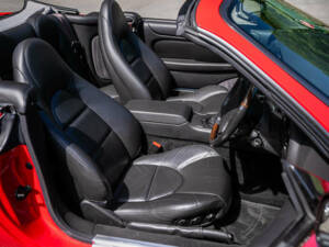 Image 31/33 of Jaguar XK8 4.0 (1999)