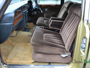 Image 24/50 of Rolls-Royce Silver Shadow II (1978)