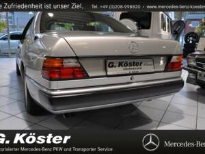 Image 4/15 of Mercedes-Benz 320 CE (1993)