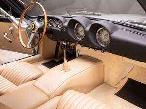 Image 11/22 of Ferrari 250 GT&#x2F;L Lusso (1963)