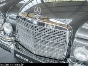 Image 11/15 de Mercedes-Benz 280 SE 3,5 (1970)