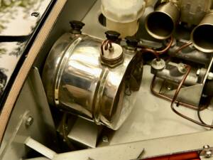 Image 39/50 of Jaguar XK-SS (1967)