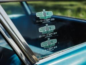 Immagine 8/20 di Ford Country Squire Station Wagon (1964)