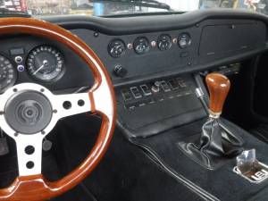 Image 12/50 of TVR 2500 M (1974)