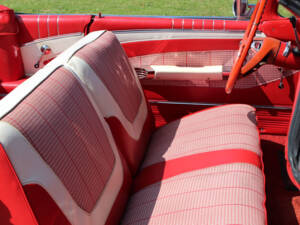 Bild 16/31 von Chevrolet Impala Convertible (1960)