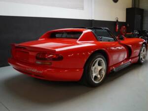 Image 38/50 of Dodge Viper RT&#x2F;10 (1994)