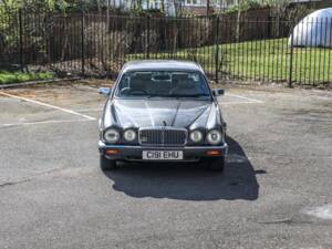 Bild 41/48 von Jaguar XJ 6 4.2 (1985)