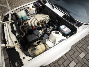 Bild 14/87 von BMW 320i (1989)