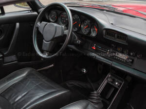 Bild 12/29 von Porsche 911 Carrera 3.2 (1984)