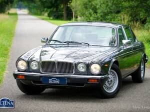 Image 3/57 de Jaguar XJ 12 (1986)