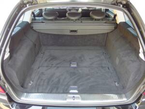 Image 64/98 of Mercedes-Benz E 63 AMG T (2008)