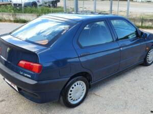 Immagine 8/25 di Alfa Romeo 146 - 1.4 T Spark (1997)