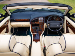 Immagine 76/99 di Aston Martin V8 Volante (1999)