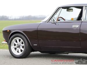 Immagine 24/40 di Alfa Romeo Giulia 1300 GT Junior (1972)