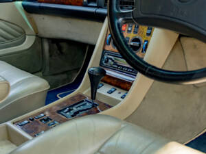 Image 7/50 of Mercedes-Benz 500 SEC (1989)