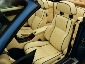 Immagine 32/50 di Aston Martin Virage Volante (1995)