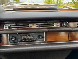 Image 17/47 of Mercedes-Benz 280 SE (1969)