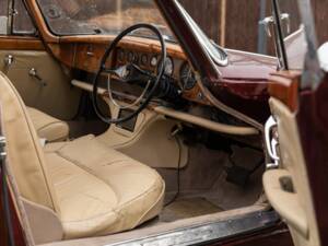 Bild 28/37 von Jaguar Mk X 4.2 (1967)