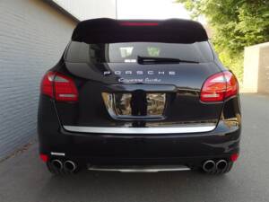 Bild 8/98 von Porsche Cayenne Turbo (2010)