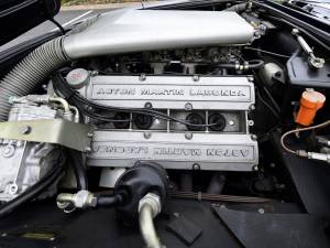 Immagine 19/48 di Aston Martin V8 Volante (1978)