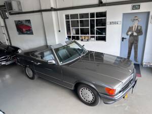 Image 5/37 of Mercedes-Benz 560 SL (1986)