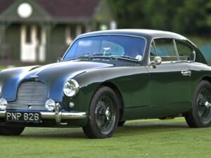 Image 2/50 of Aston Martin DB 2&#x2F;4 Mk II (1955)