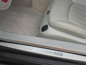 Bild 43/50 von Mercedes-Benz SL 55 AMG (2004)