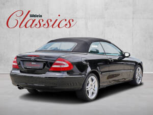 Image 2/19 of Mercedes-Benz CLK 200 K (2007)