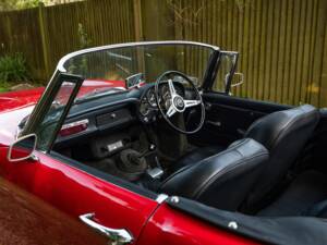 Image 14/27 of Alfa Romeo 2600 Spider (1964)