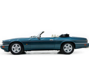 Image 5/36 of Jaguar XJS 6.0 (1994)