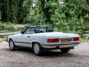 Image 3/43 of Mercedes-Benz 300 SL (1989)