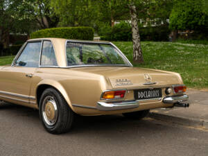 Image 11/21 of Mercedes-Benz 250 SL (1967)
