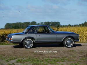 Image 2/34 of Mercedes-Benz 280 SL (1970)