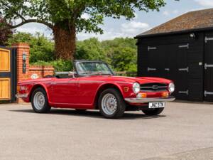 Immagine 14/50 di Triumph TR 6 (1975)