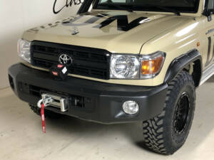 Image 6/26 de Toyota Land Cruiser GRJ79 (2023)