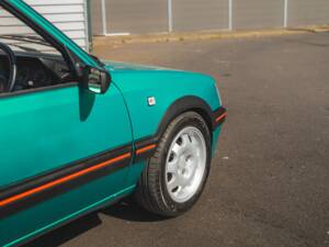Bild 13/50 von Peugeot 205 GTi 1.9 (1991)