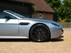 Bild 31/50 von Aston Martin V12 Vantage S (2015)