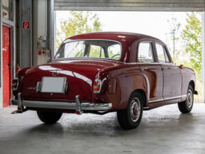 Afbeelding 2/39 van Mercedes-Benz 180 D (1957)