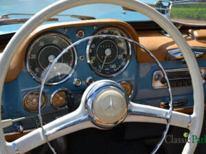 Image 34/50 of Mercedes-Benz 190 SL (1961)