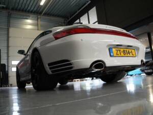 Imagen 47/50 de Porsche 911 Carrera 4 (2002)