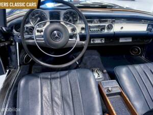 Image 10/12 de Mercedes-Benz 280 SL (1971)