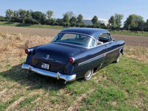 Image 3/74 of Ford Crestline Victoria (1954)