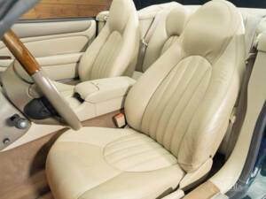 Image 13/19 of Jaguar XK8 4.0 (1998)